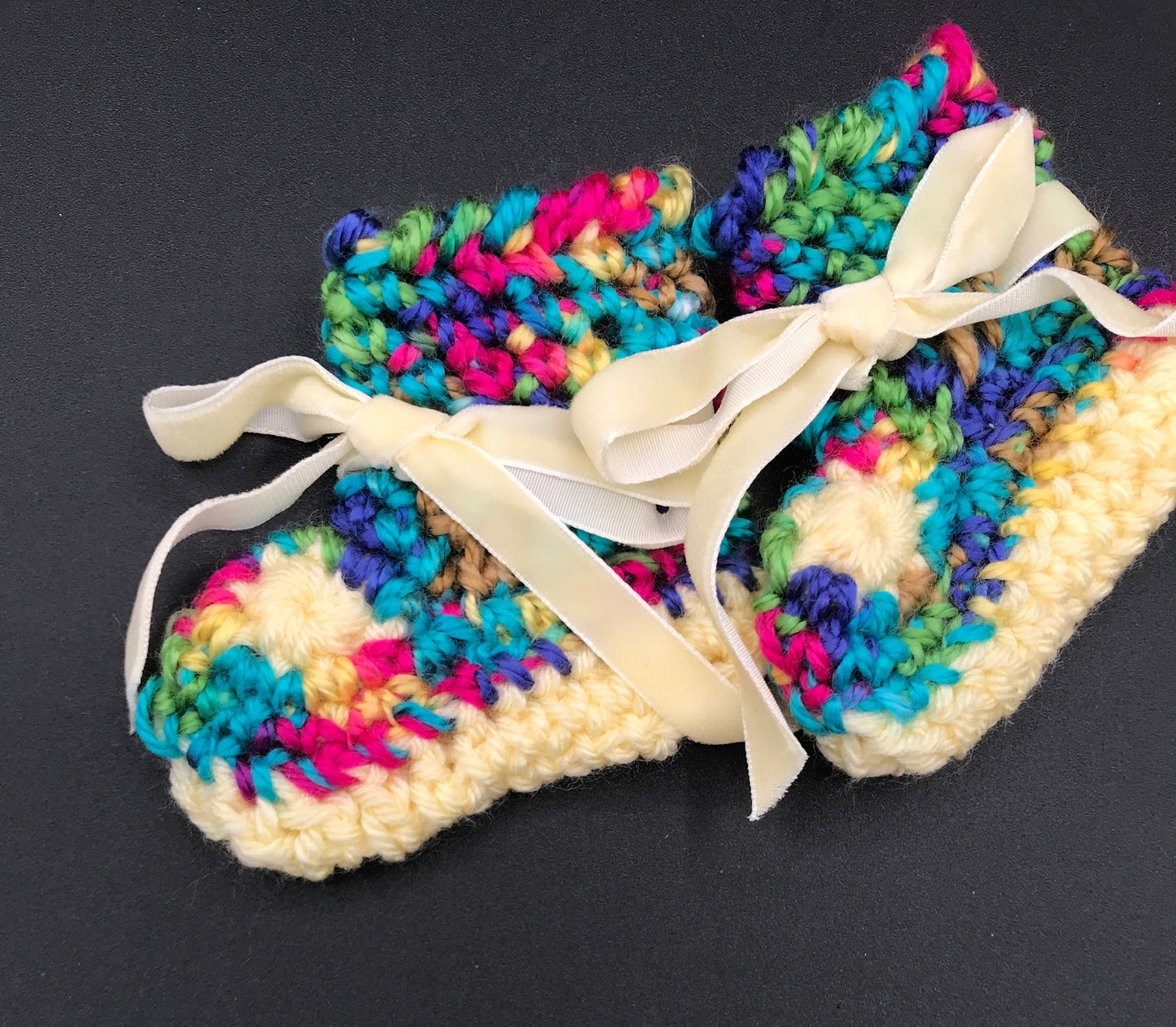 Heirloom Baby booties - Variegated yellow